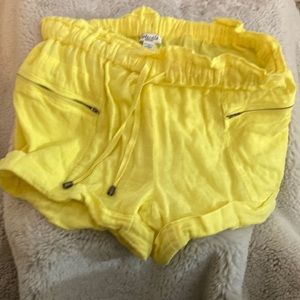 Cute yellow shorts